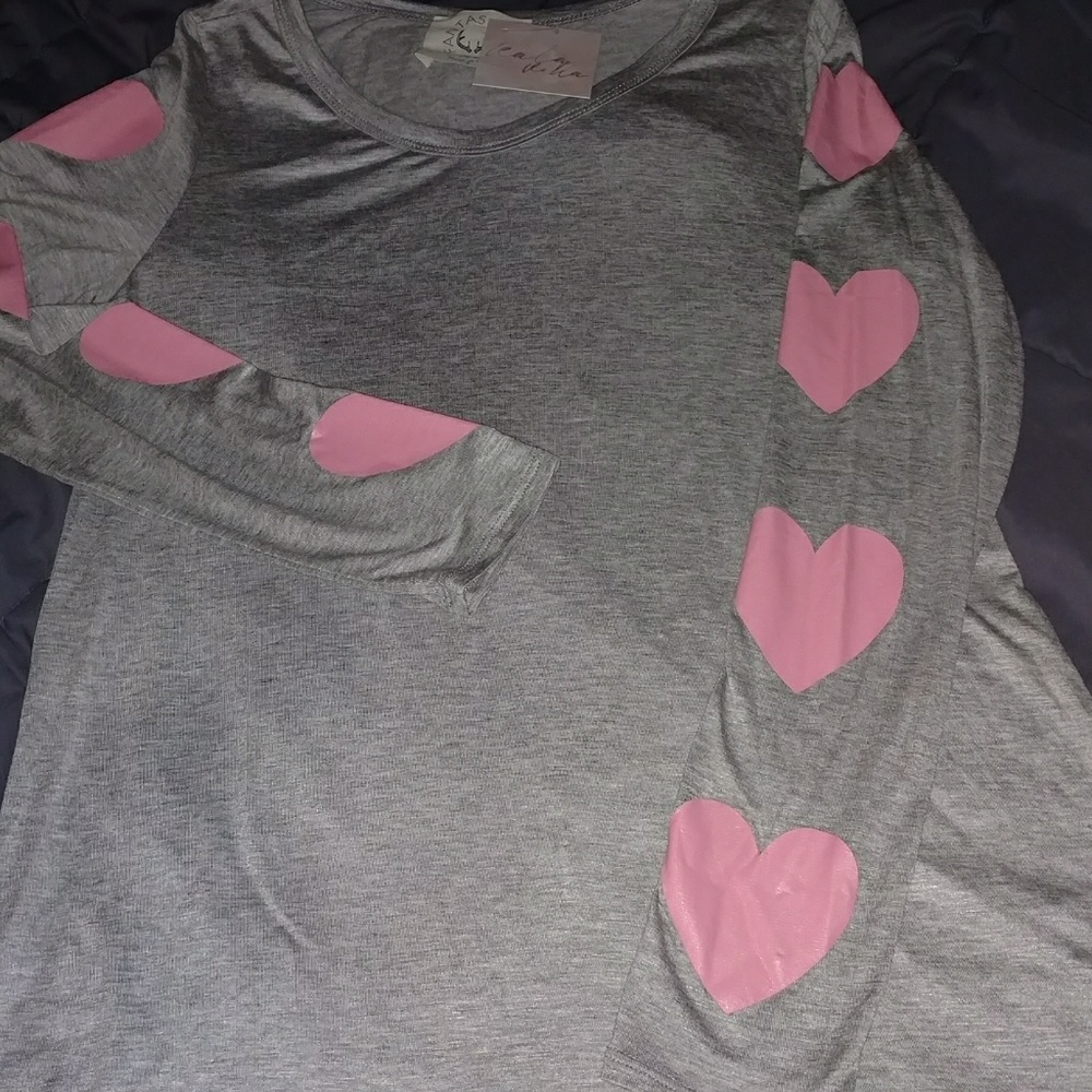 🧡🐩Pink Hearts T-shirt in 2 sizes💜 - Picture 1 of 3